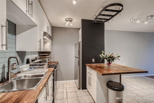 2500 S York Street 302, Denver, CO 80210