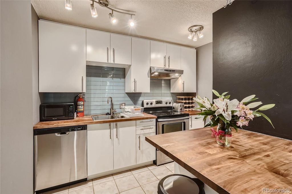 2500 S York Street 302, Denver, CO 80210