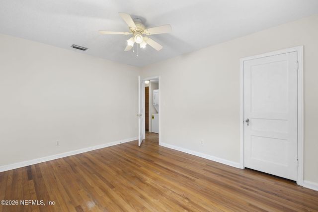 4515 PINEWOOD Avenue, Jacksonville, FL 32207