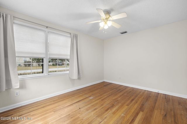 4515 PINEWOOD Avenue, Jacksonville, FL 32207