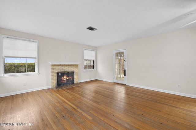 4515 PINEWOOD Avenue, Jacksonville, FL 32207