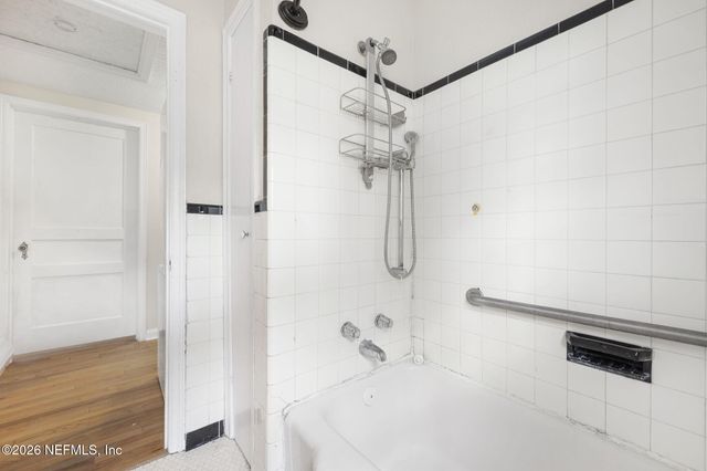 4515 PINEWOOD Avenue, Jacksonville, FL 32207