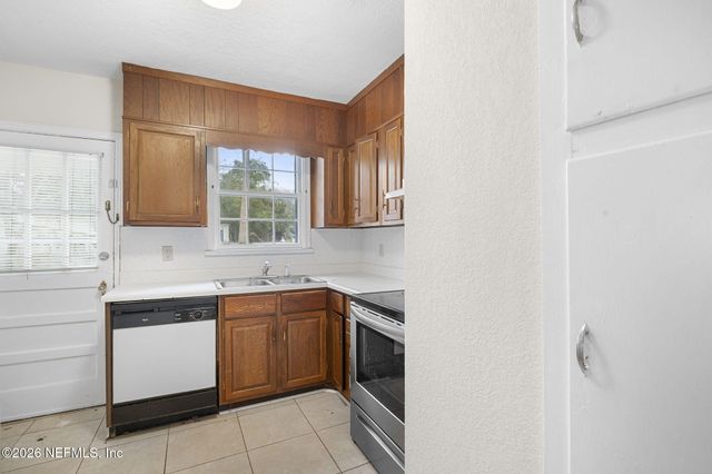 4515 PINEWOOD Avenue, Jacksonville, FL 32207