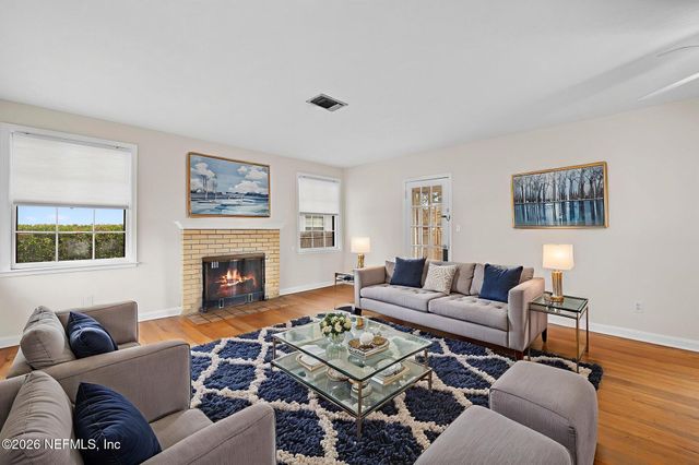 4515 PINEWOOD Avenue, Jacksonville, FL 32207