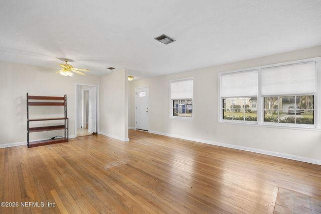 4515 PINEWOOD Avenue, Jacksonville, FL 32207