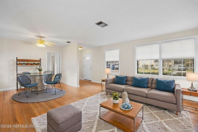 4515 PINEWOOD Avenue, Jacksonville, FL 32207