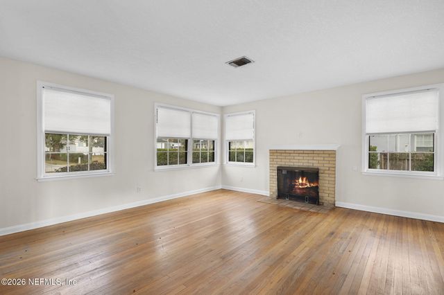 4515 PINEWOOD Avenue, Jacksonville, FL 32207