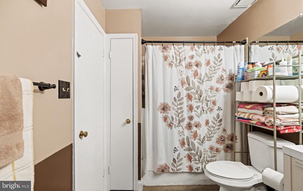 Image 24 of property listing at 3006 SHEPPERTON TER #3006, Silver Spring, MD 20904