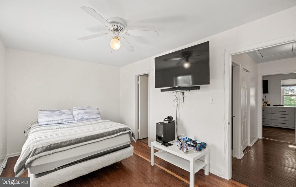 Image 28 of property listing at 3006 SHEPPERTON TER #3006, Silver Spring, MD 20904