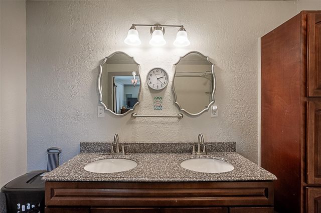 1630 Fm 365, Nome, TX 77629