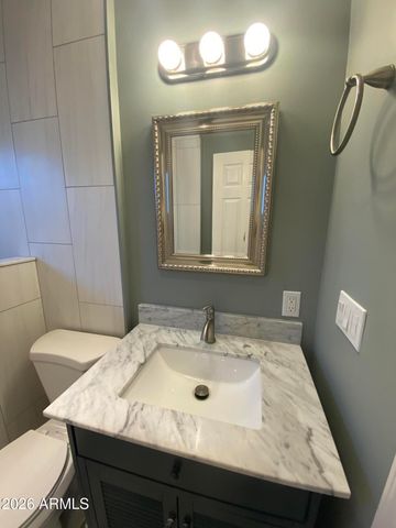 2831 N 33RD Place, Phoenix, AZ 85008