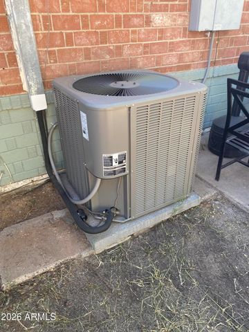 2831 N 33RD Place, Phoenix, AZ 85008