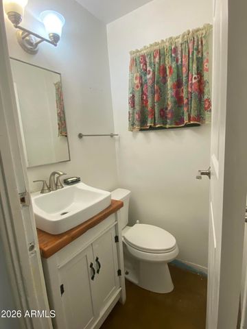 2831 N 33RD Place, Phoenix, AZ 85008