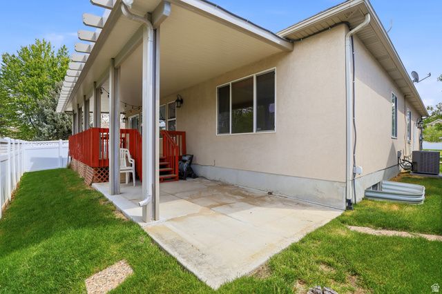 9884 S CASCADE PARK DR, Sandy, UT 84070
