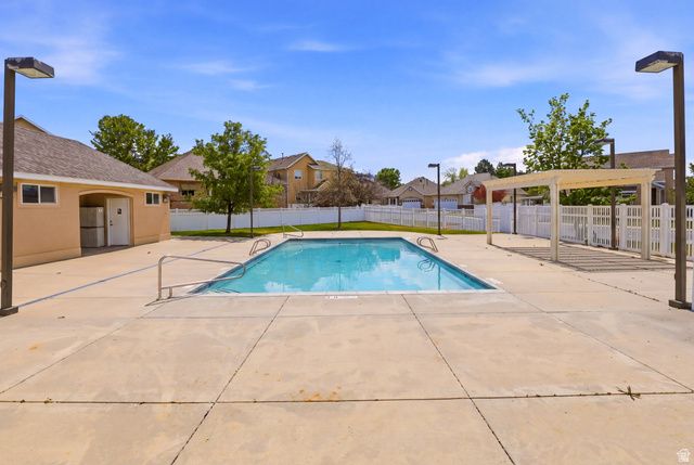 9884 S CASCADE PARK DR, Sandy, UT 84070