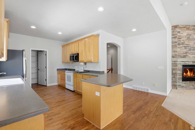 9884 S CASCADE PARK DR, Sandy, UT 84070