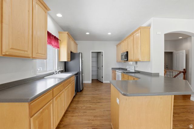 9884 S CASCADE PARK DR, Sandy, UT 84070