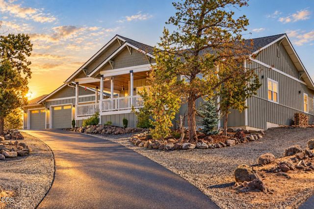 3957 NW 39th Drive, Redmond, OR 97756