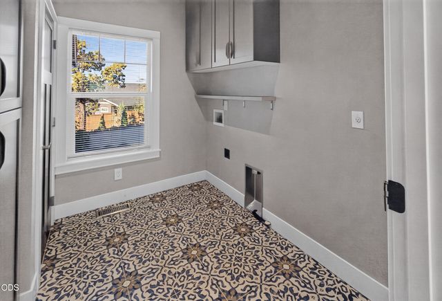 3957 NW 39th Drive, Redmond, OR 97756