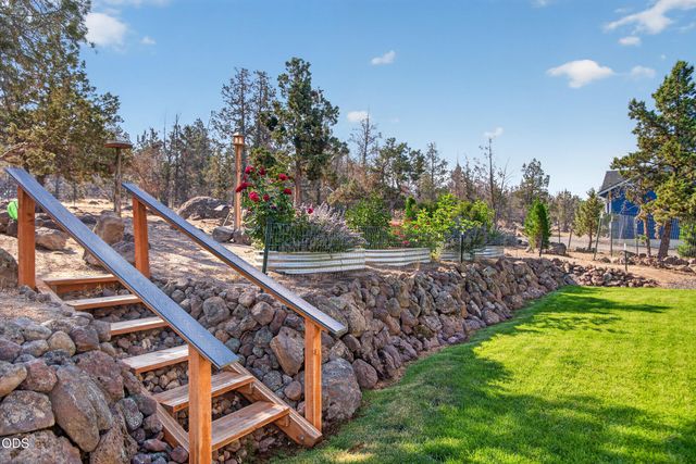 3957 NW 39th Drive, Redmond, OR 97756