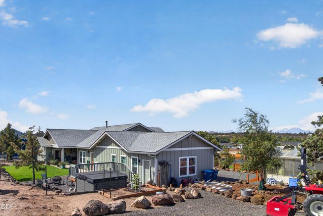 3957 NW 39th Drive, Redmond, OR 97756