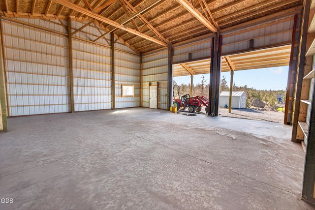 3957 NW 39th Drive, Redmond, OR 97756