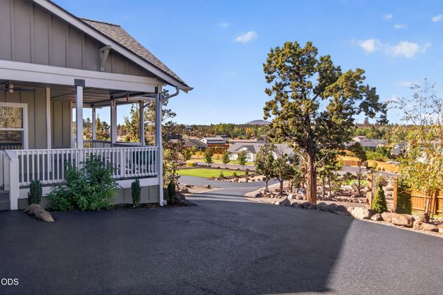 3957 NW 39th Drive, Redmond, OR 97756