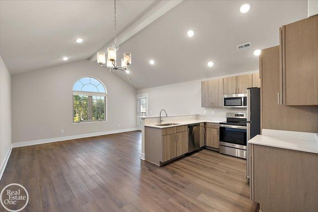 2676 Barrington Square Drive Unit #1G, Auburn Hills, MI 48326