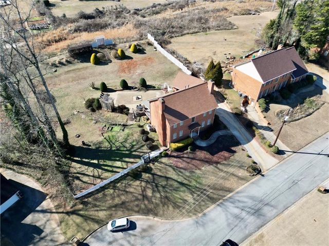 110 Amsterdam SW Drive, Lilburn, GA 30047