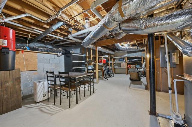 110 Amsterdam SW Drive, Lilburn, GA 30047