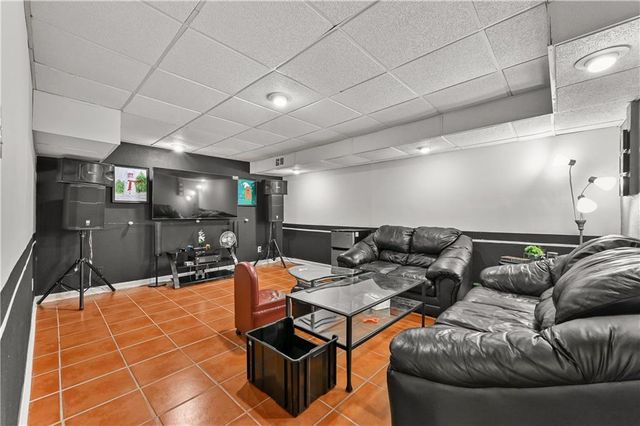 110 Amsterdam SW Drive, Lilburn, GA 30047