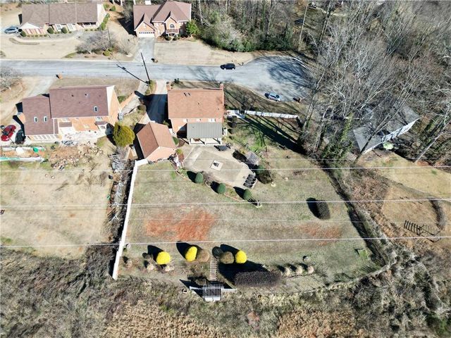 110 Amsterdam SW Drive, Lilburn, GA 30047