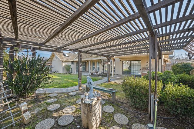 230 W Ash, Hanford, CA 93230