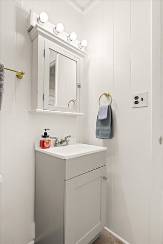 447 BLACKBERRY LN, New Market, VA 22844