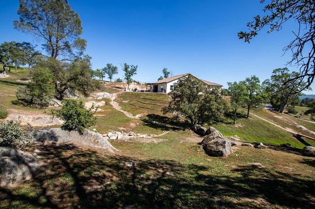 29200 Acorn Court, Coarsegold, CA 93614