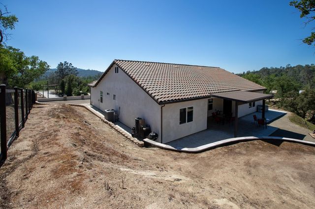 29200 Acorn Court, Coarsegold, CA 93614