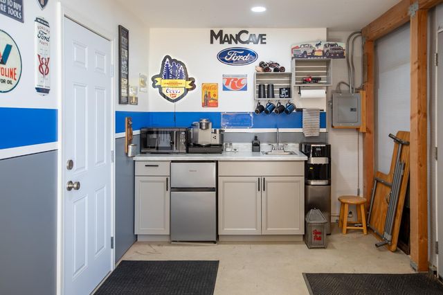 29200 Acorn Court, Coarsegold, CA 93614