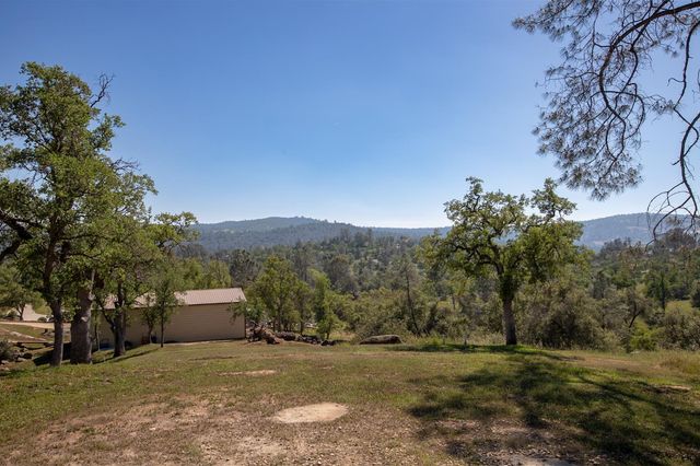 29200 Acorn Court, Coarsegold, CA 93614