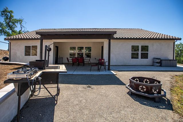 29200 Acorn Court, Coarsegold, CA 93614