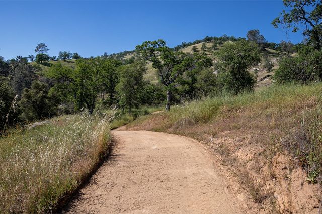 29200 Acorn Court, Coarsegold, CA 93614