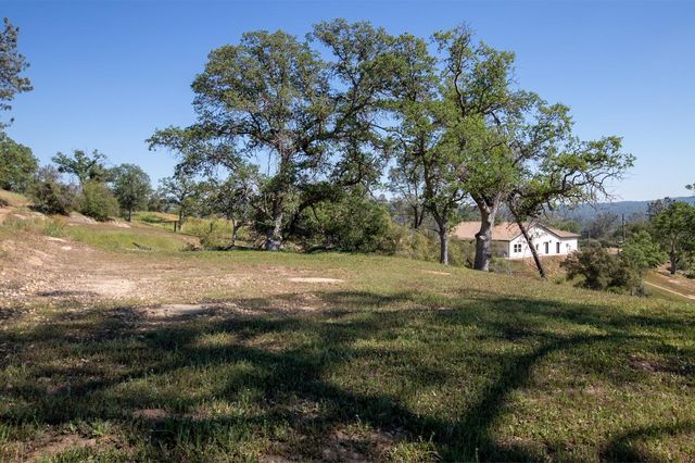 29200 Acorn Court, Coarsegold, CA 93614