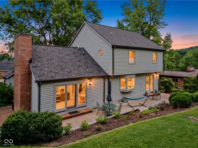 9956 W Raintree Drive N, Columbus, IN 47201