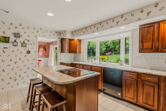 9956 W Raintree Drive N, Columbus, IN 47201
