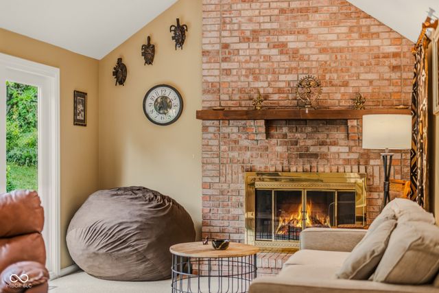 9956 W Raintree Drive N, Columbus, IN 47201
