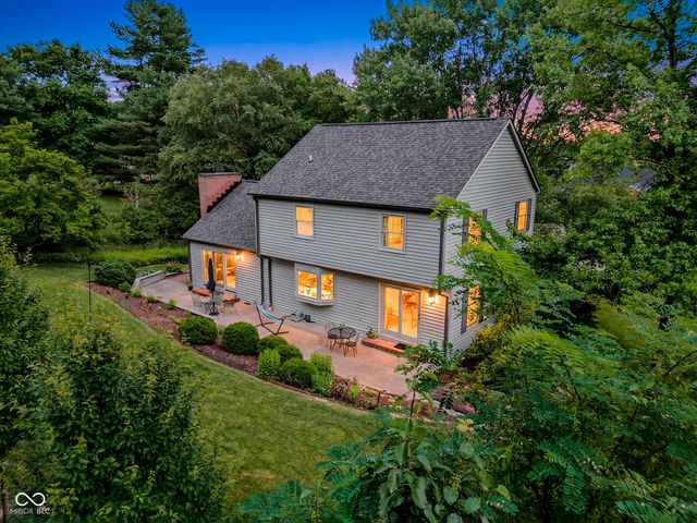 9956 W Raintree Drive N, Columbus, IN 47201