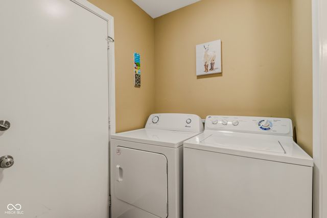 9956 W Raintree Drive N, Columbus, IN 47201