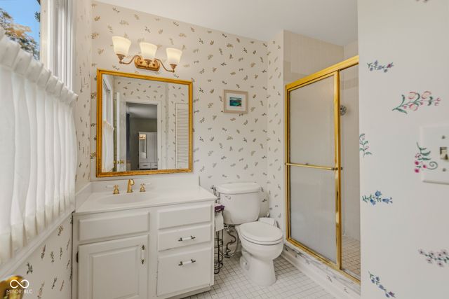 9956 W Raintree Drive N, Columbus, IN 47201