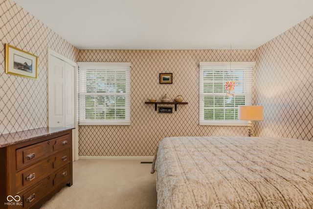 9956 W Raintree Drive N, Columbus, IN 47201