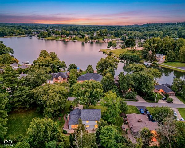 9956 W Raintree Drive N, Columbus, IN 47201