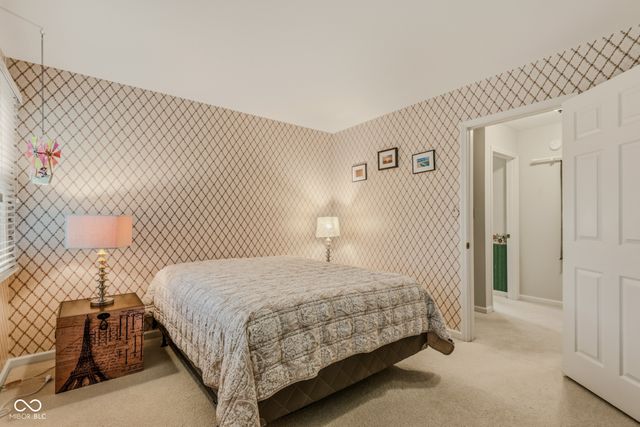 9956 W Raintree Drive N, Columbus, IN 47201